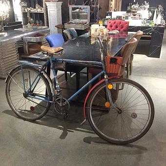 Винтажный велосипед с корзиной Vintage Bicycle With Basket