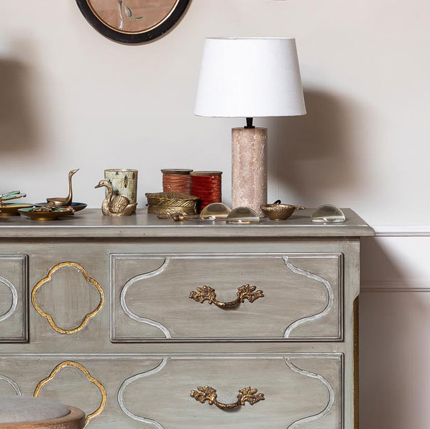 Настольная лампа с белым абажуром и мраморным основанием Beige Marble Base Table Lamp With Shade