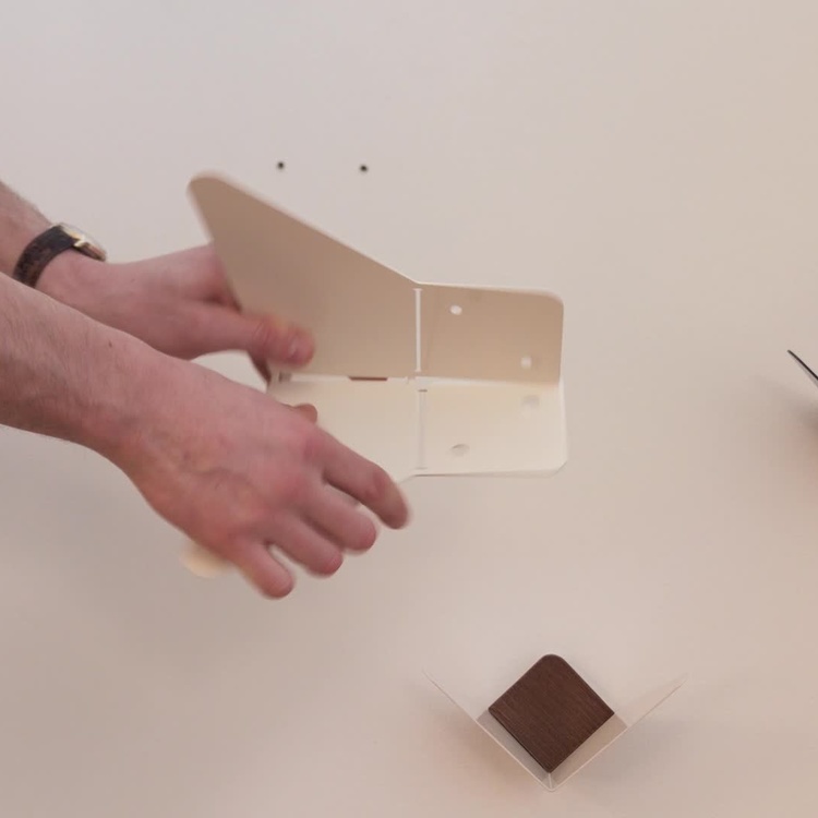 Крючок Бабочка жемчужно-белого цвета, M Butterflies Hook Medium Pearl White