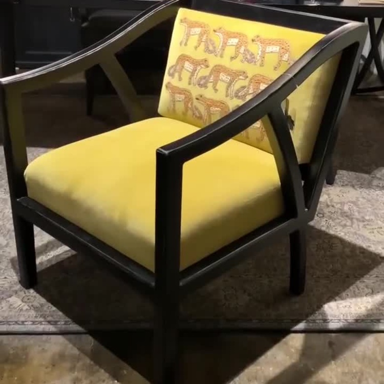 Кресло бархатное Сафари Embroidered Armchair