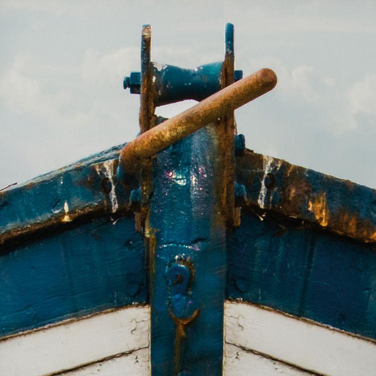 Модульный фото-принт в деревянной раме Сине-белая лодка Set Of 3 Blue And White Boat, Pewter Frame