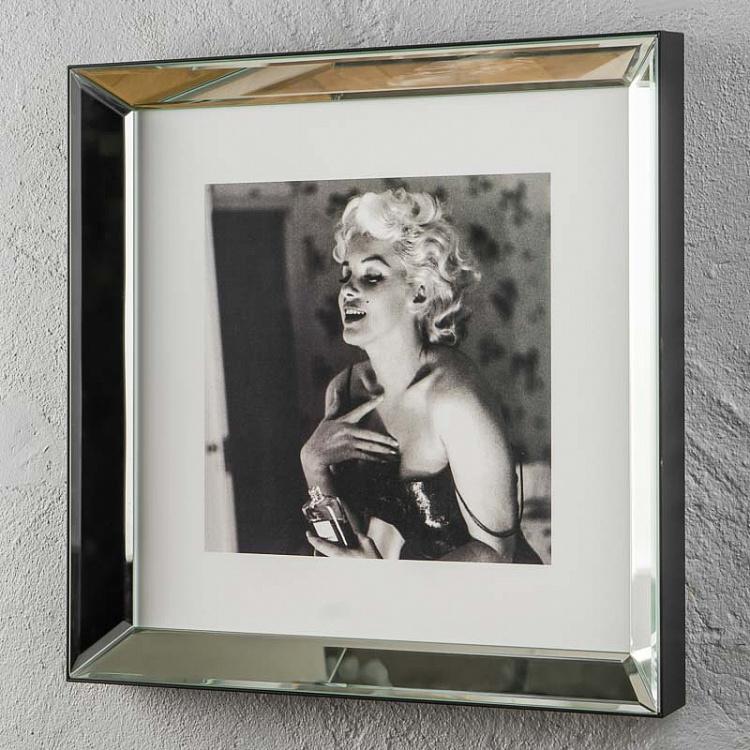Marilyn Monroe Perfume, Manhattan Frame
