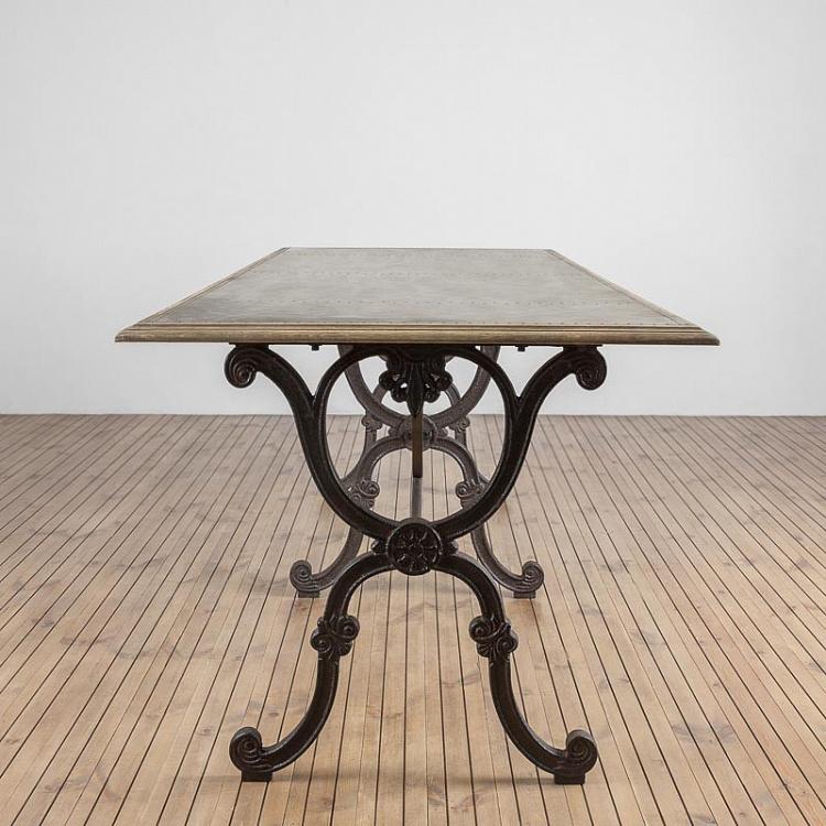 Обеденный стол, три железные ножки Cast Iron Table With 3 Legs