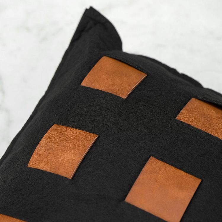 Квадратная подушка из фетра и искусственной кожи Black Felt And Faux Leather Cushion