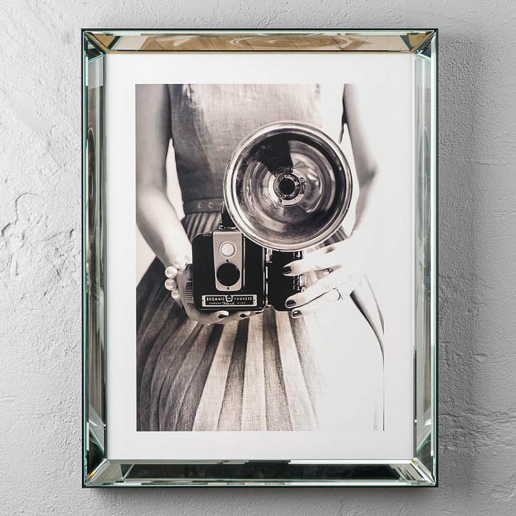 Фото-принт в зеркальной раме Девушка с камерой дисконт Camera Girl Fashion, Manhattan Frame discount