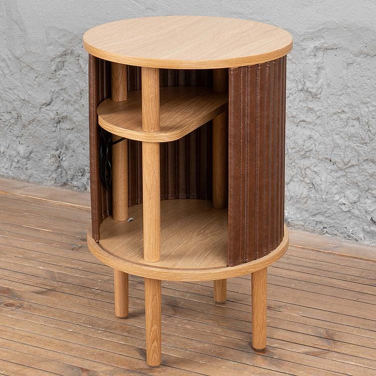 Прикроватный столик Audacious Side Table Without USB, Oak экокожа Hazelnut Faux Leather - ракурс 2