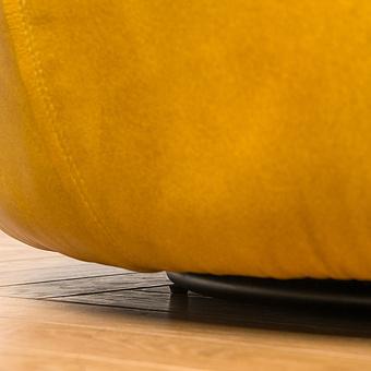 Кресло Metz Swivel Chair RM натуральная кожа Yellow Andalusia