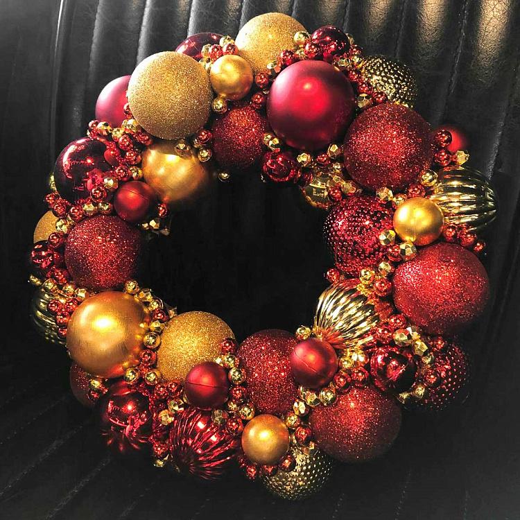 Венок с красными и золотыми шарами Wreath With Balls 27,5 cm