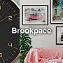 Новинки Brookpace: культовые принты и графичные настенные часы