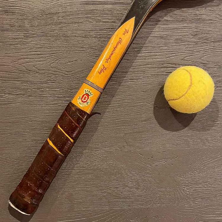 Винтажная теннисная ракетка и мяч 7 Vintage Tennis Racket And Ball 7