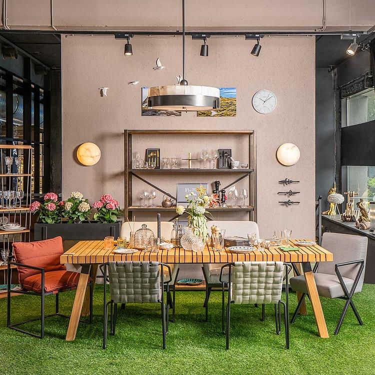 Длинное алюминиевое кашпо на подставке Aluminium Long Flowerpot On Stand