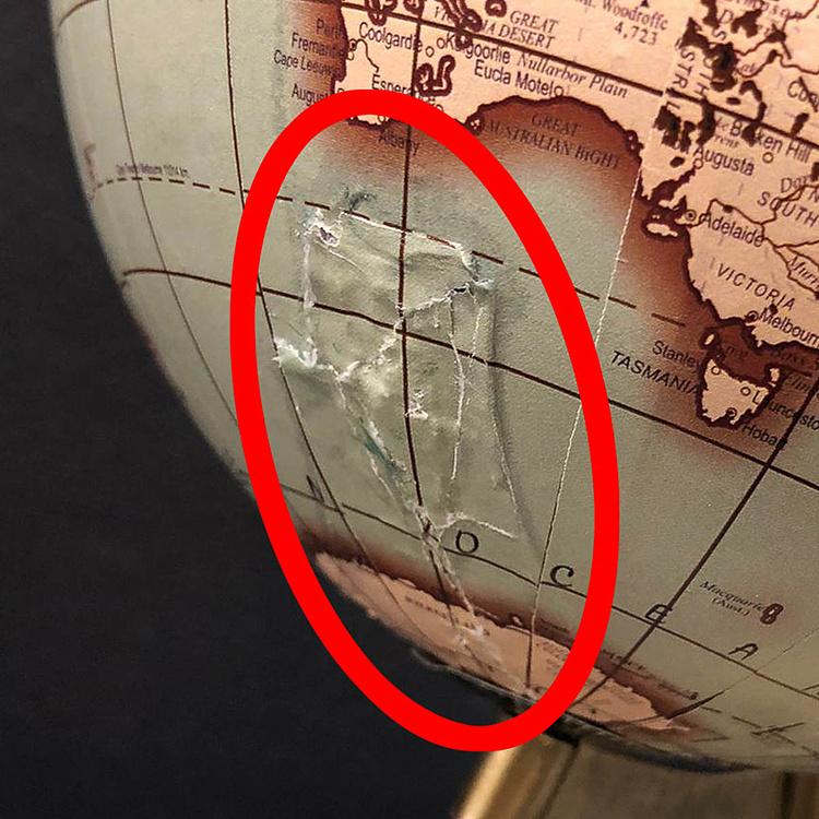 Винтажный зелёный глобус на деревянном основании дисконт2 Vintage Globe Green Gold On Natural Base discount2