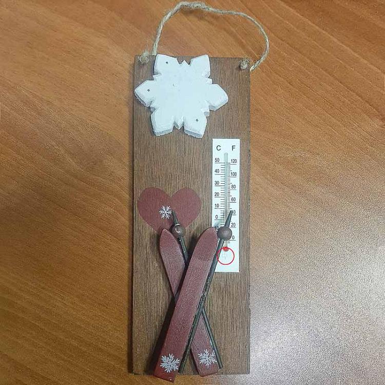 Настенный деревянный термометр с лыжами и снежинками дисконт Wooden Thermometer With Ski And Snowflakes 24 cm discount