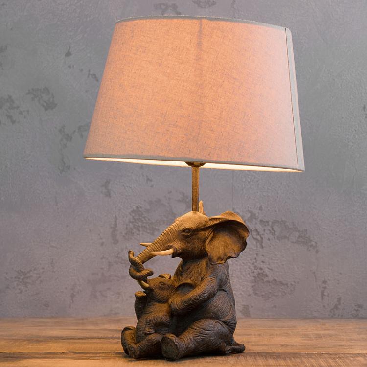 Настольная лампа с абажуром Слониха со слонёнком Table Lamp With 2 Elephants Crossing Trunks With Shade