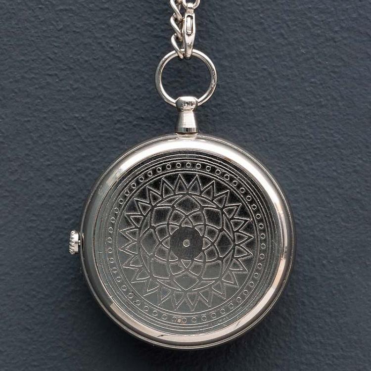 Карманные часы с узором на крышке и цепочкой  Brass Patina Pocket Watch With Chain