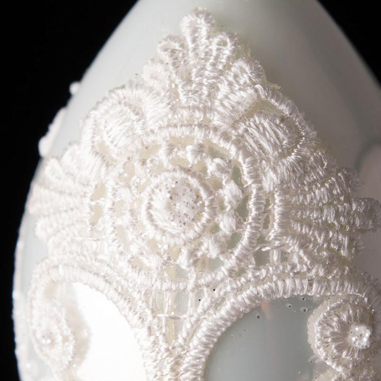 Набор из трёх ёлочных игрушек Белые шары с кружевом Set Of 3 Glass Lace And Pearl Crest Ball White 10 cm