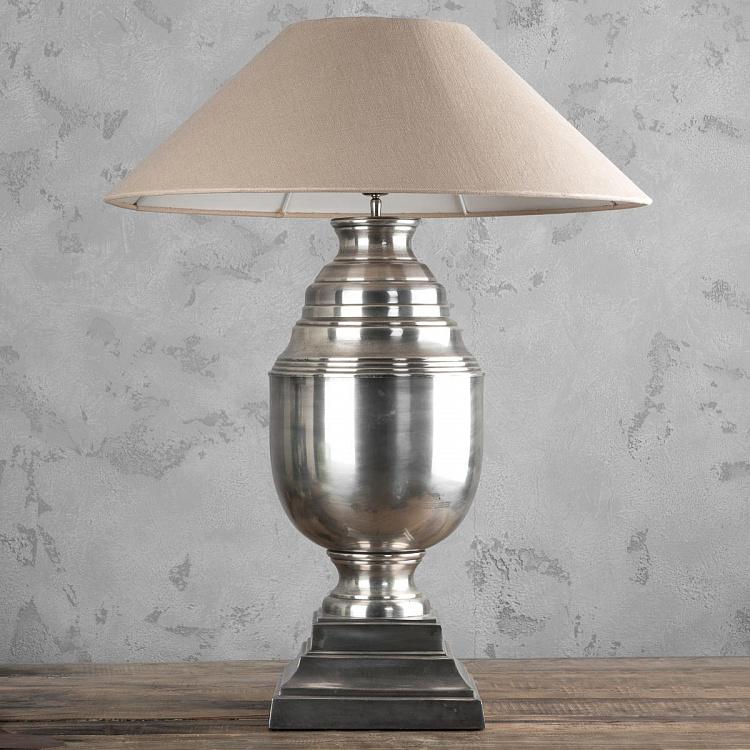 Настольная лампа с бежевым льняным абажуром Кубок XL Table Lamp Trophy Tarnished Silver XL With Shade Hemp Sand Coolie