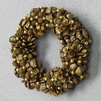 Wreath With Pinecones 20 cm