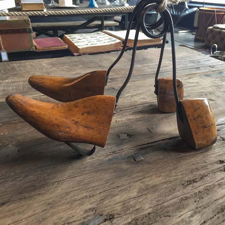 Винтажная пара обувных колодок на пружине Vintage A Pair Of Shoe Last With Springs
