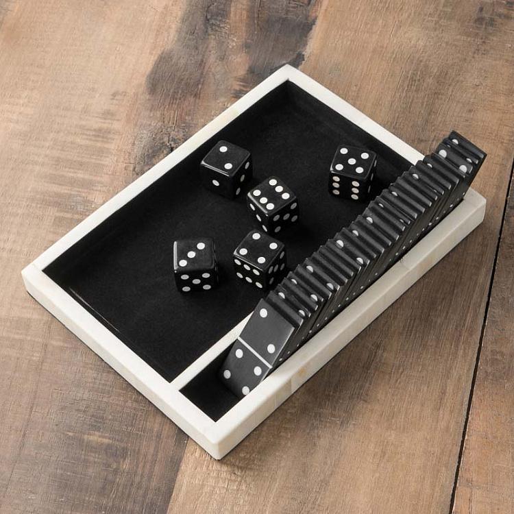 Домино и игральные кости на подносе Domino And Dices Game On Plate