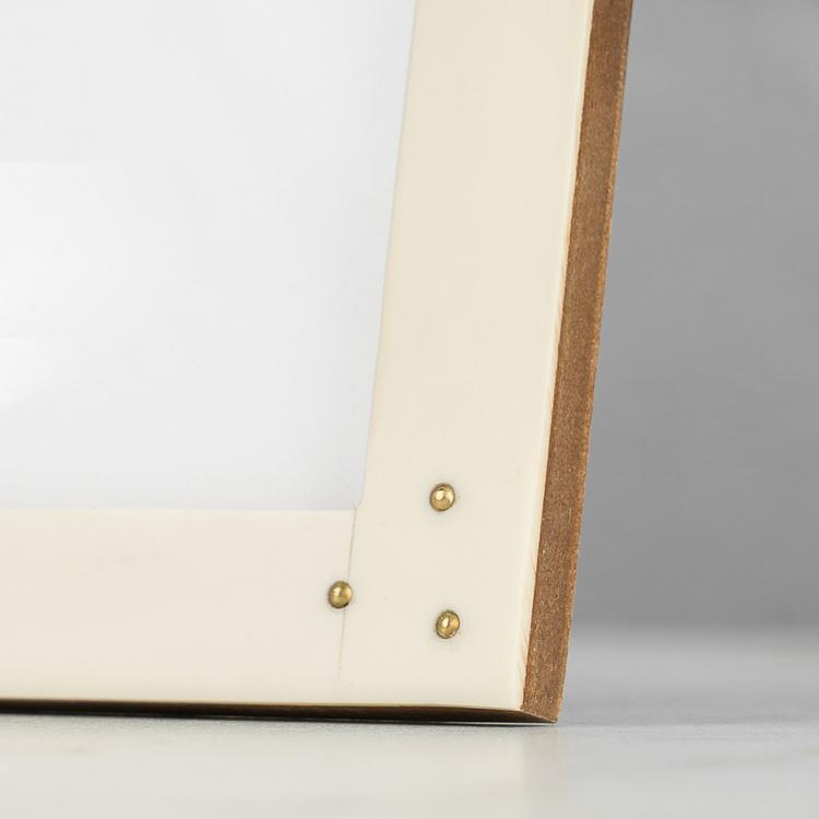Рамка для фото с золотистыми пусетами, S White Photo Frame With Stud Small