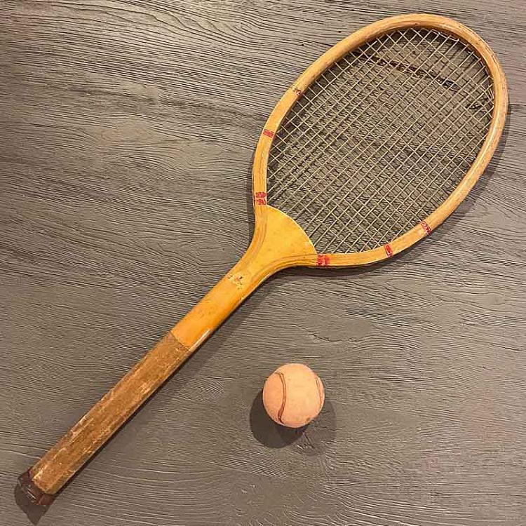 Винтажная теннисная ракетка и мяч 2 Vintage Tennis Racket And Ball 2