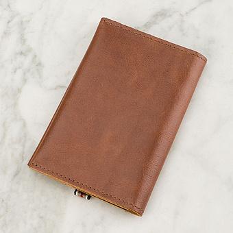 Обложка для паспорта Passport Cover натуральная кожа Old Brown - ракурс 2