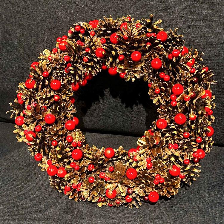 Венок с шишками и ягодами Wreath With Pinecones And Berries 32 cm