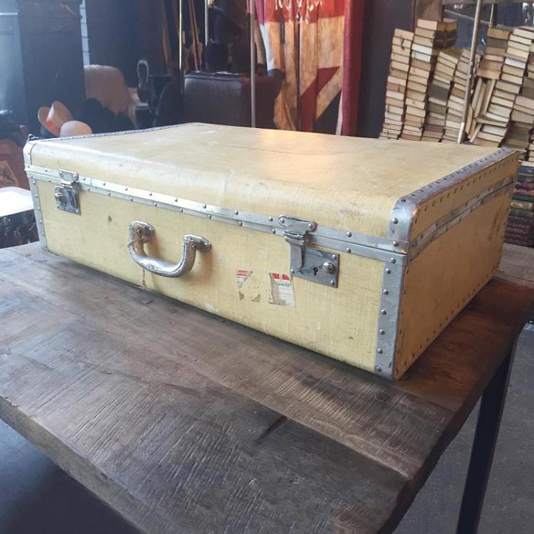 Винтажный фибровый чемодан Vintage Fiberglass Suitcase