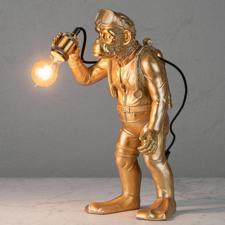 Настольная лампа Дайвер Дэн золотого цвета Table Lamp Golden Diver Dan