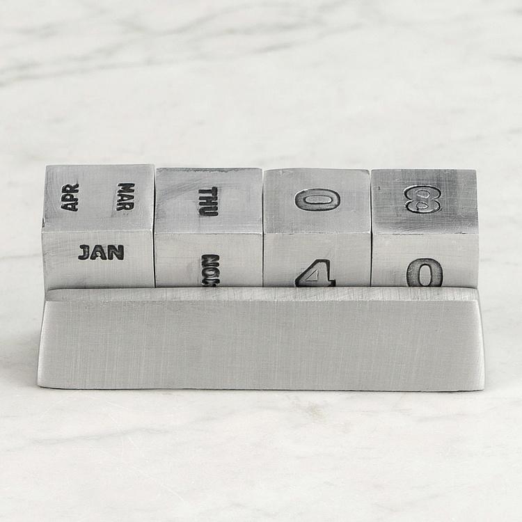 Серебристый настольный вечный календарь в виде кубиков Perpetual Calendar Silver Cubes