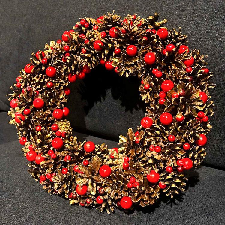 Венок с шишками и ягодами Wreath With Pinecones And Berries 32 cm