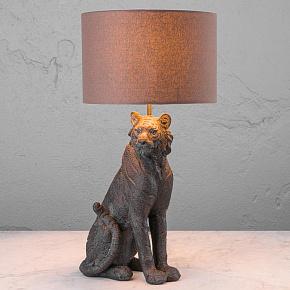 Seated Tiger Lamp With Shade