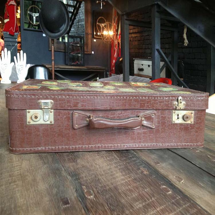 Винтажный коричневый чемодан с наклейками Vintage Suitcase Brown With Stickers