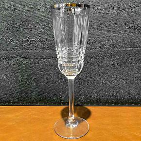 Rendez-Vous Champagne Glass With Golden Rim discount1