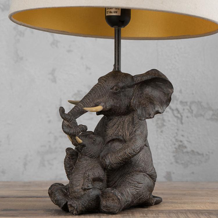 Настольная лампа с абажуром Слониха со слонёнком Table Lamp With 2 Elephants Crossing Trunks With Shade