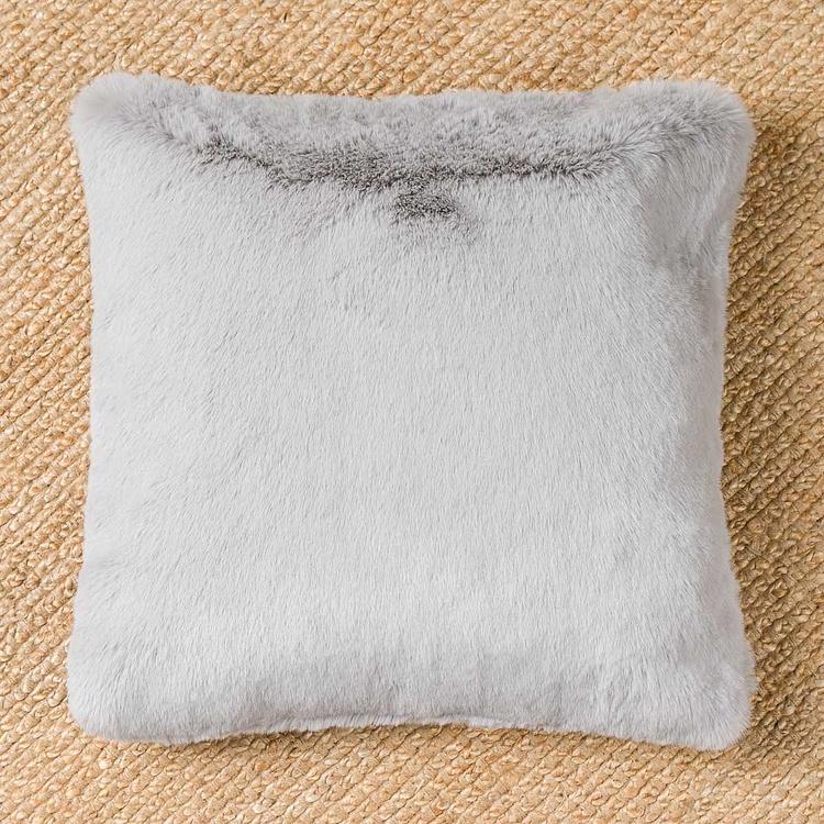 Декоративная подушка Alaska Square Cushion Medium искусственный мех Big Bear Grey - ракурс 2