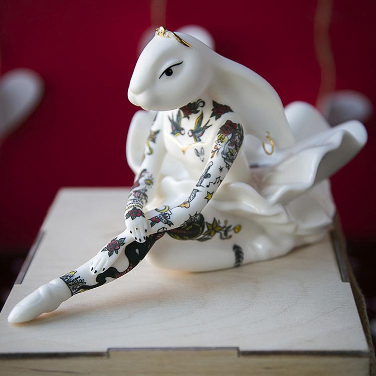 Подсвечник Крольчиха-балерина с росписью Олдскул тату Ballet Rabbit Painted Candlestick Old School