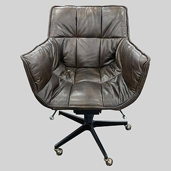 Кресло Center Swivel Armchair On Wheels RM натуральная кожа Antique Master - ракурс 4