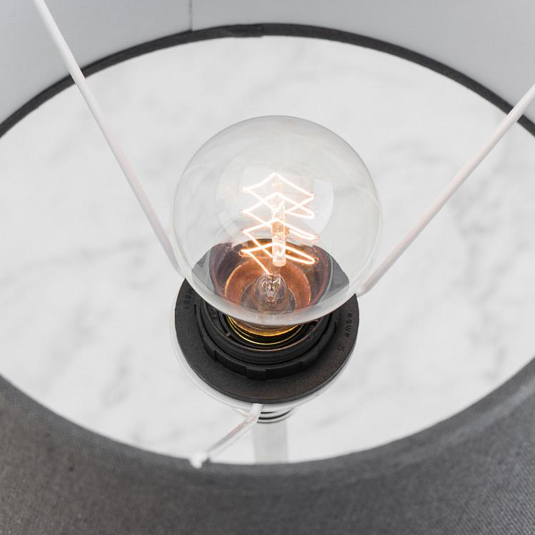 Настольная лампа c никелевым квадратным основанием и абажуром Square Base Nickel Table Lamp With Shade