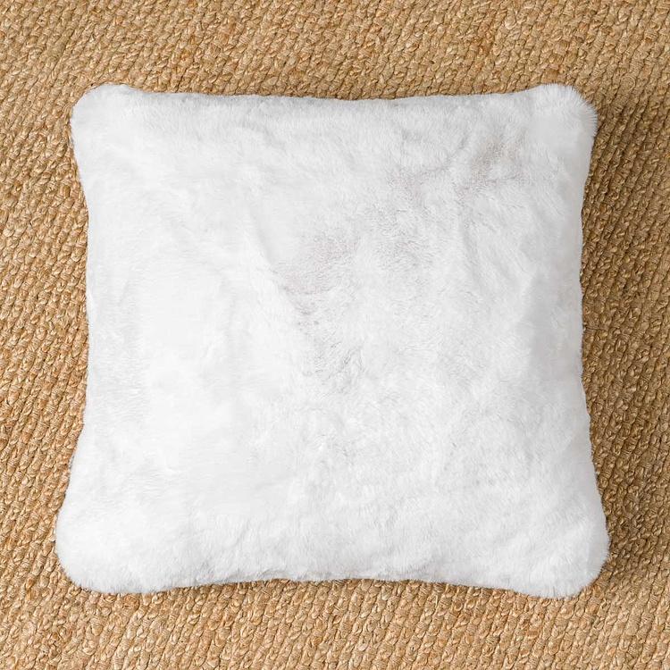 Декоративная подушка Alaska Square Cushion Medium искусственный мех Big Bear White - ракурс 2