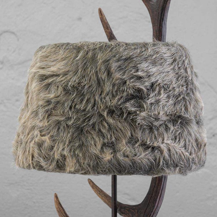 Настольная лампа с оленьими рогами и меховым абажуром Deer Antlers Table Lamp With Fur Shade