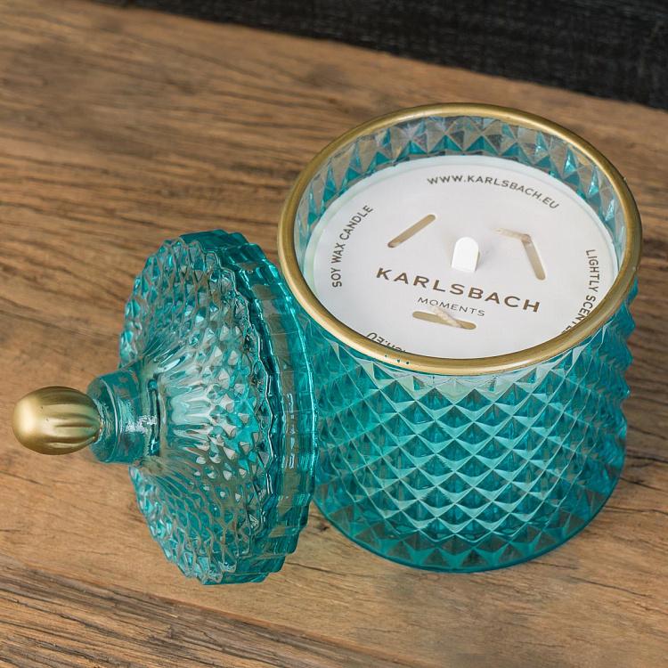 Арома-свеча в голубом фасетном стакане Огурец, L Aroma Candle In Blue Faceted Glass Cucumber Large