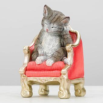 Статуэтка Cat On Armchair
