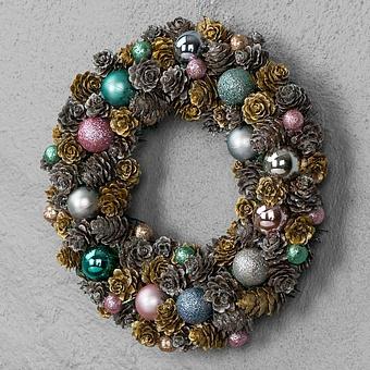 Delicate Tones Wreath With Balls 24 cm