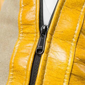 Кресло Metz Swivel Chair RM натуральная кожа Yellow Andalusia