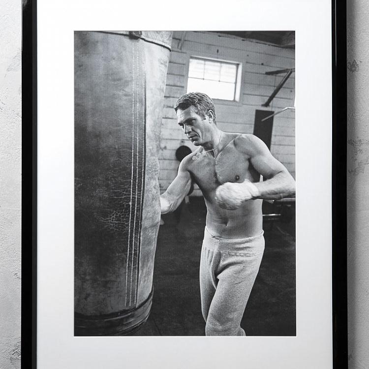 Фото-принт в чёрной раме Боксирующий Стив Макуин Steve McQueen Boxing, Studio Frame