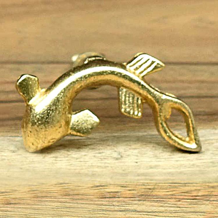 Мебельная ручка Рыбка Кои золотого цвета Chic Koi Fish Knob Gold