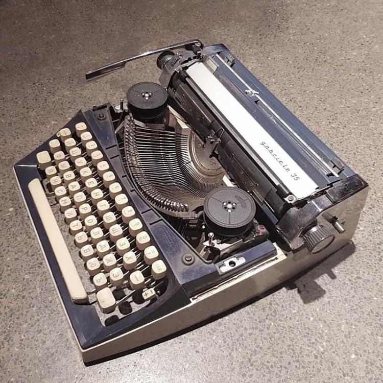 Винтажная печатная машинка Габриэль 35 Vintage Typewriter Gabriele 35