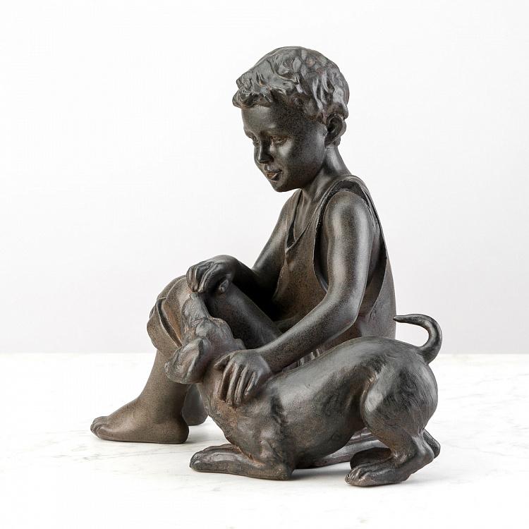 Статуэтка Сидящий мальчик с собакой Seated Boy With Dog